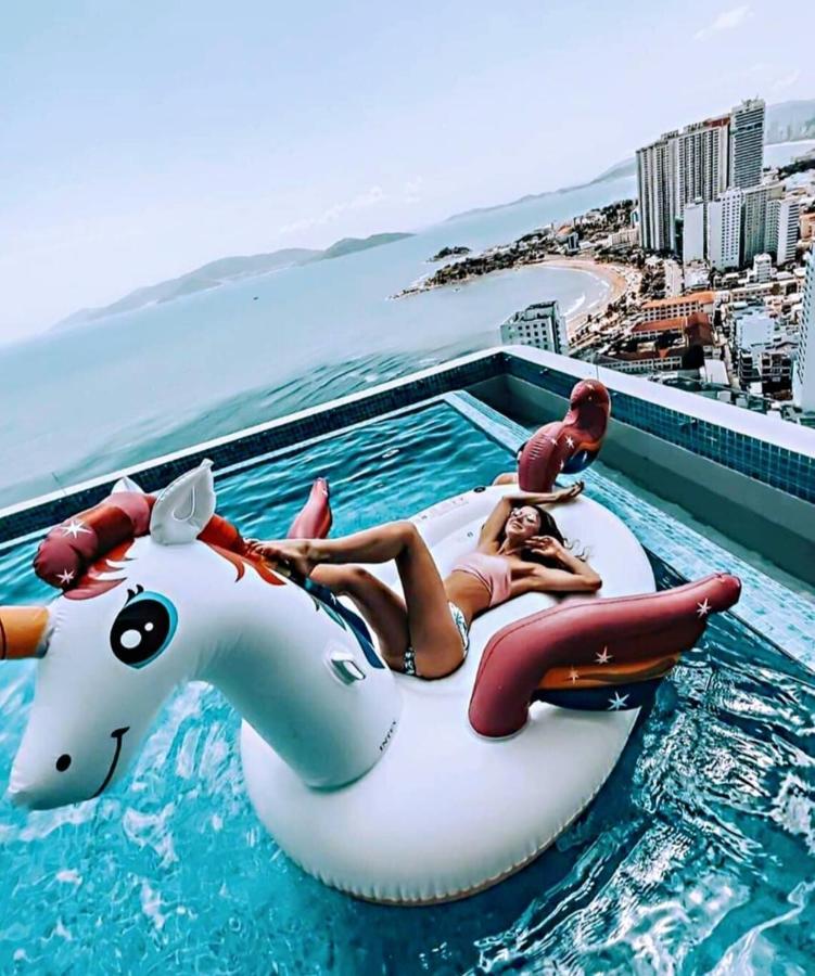 Beachfront Scenia Bay Apartment ニャチャン エクステリア 写真