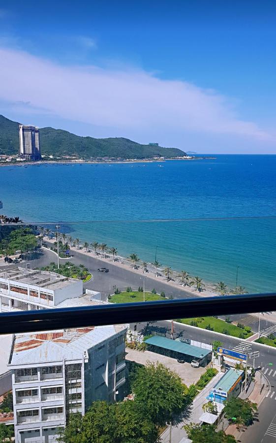 Beachfront Scenia Bay Apartment ニャチャン エクステリア 写真