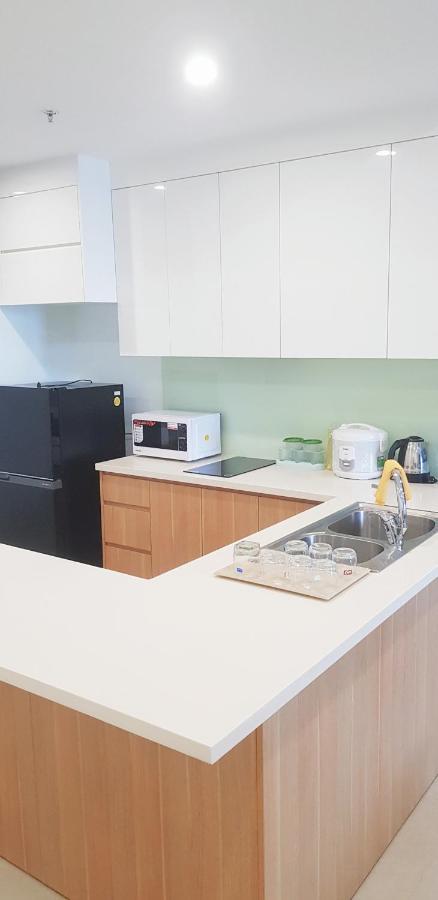 Beachfront Scenia Bay Apartment ニャチャン エクステリア 写真