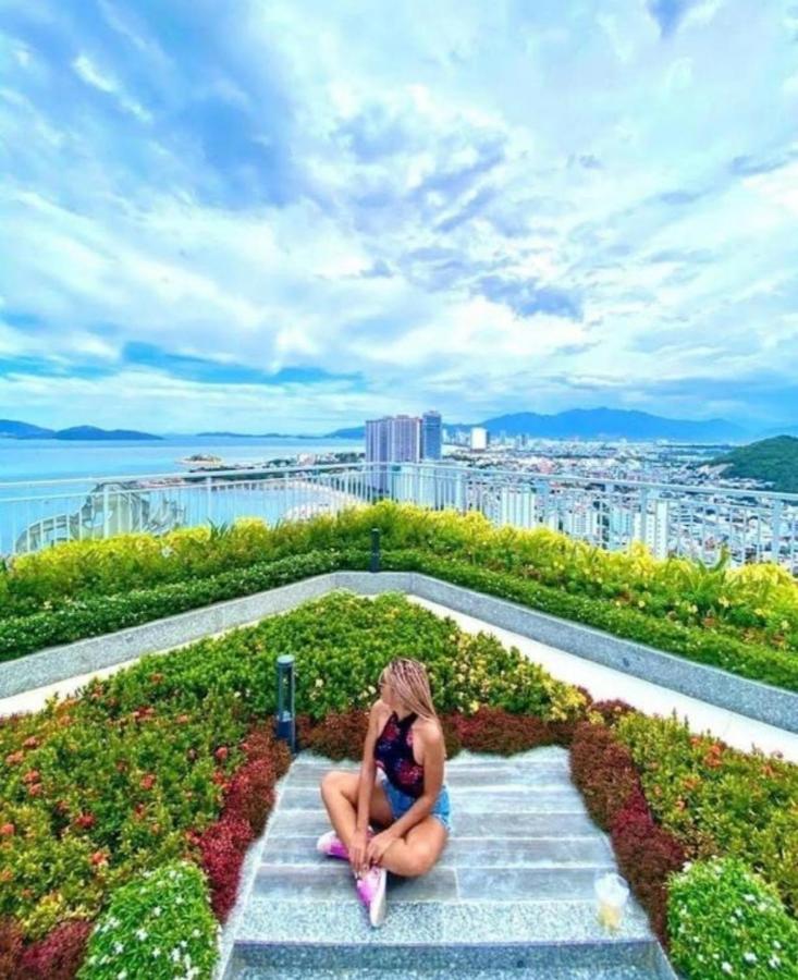 Beachfront Scenia Bay Apartment ニャチャン エクステリア 写真