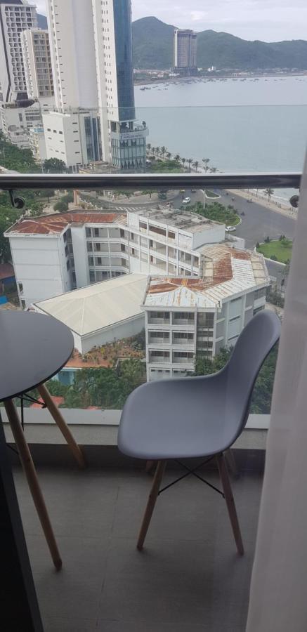 Beachfront Scenia Bay Apartment ニャチャン エクステリア 写真