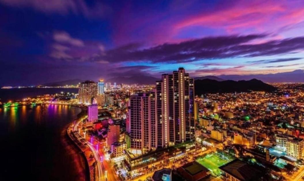 Beachfront Scenia Bay Apartment ニャチャン エクステリア 写真