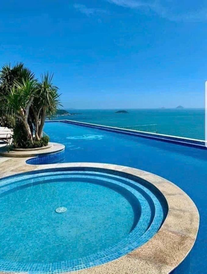 Beachfront Scenia Bay Apartment ニャチャン エクステリア 写真