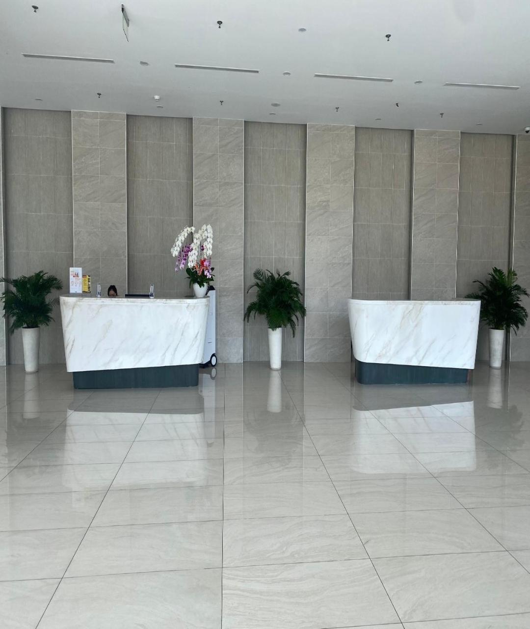 Beachfront Scenia Bay Apartment ニャチャン エクステリア 写真