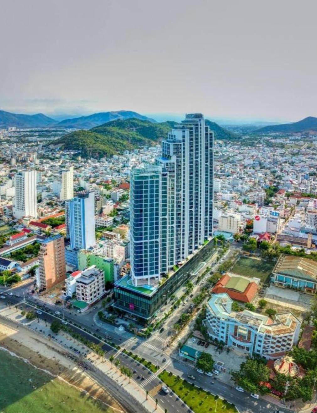 Beachfront Scenia Bay Apartment ニャチャン エクステリア 写真